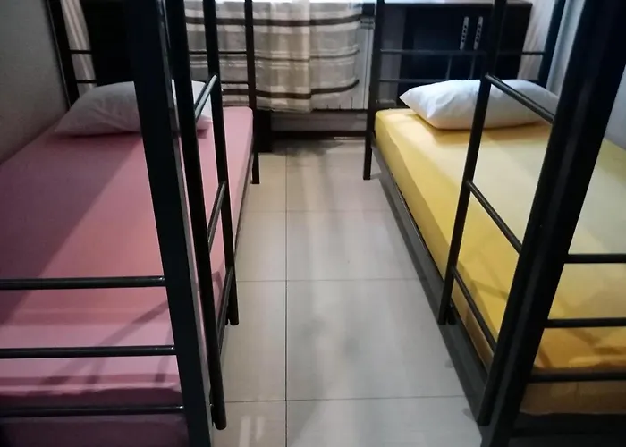 Bf Hostel Pochaina Metro Station Kiev